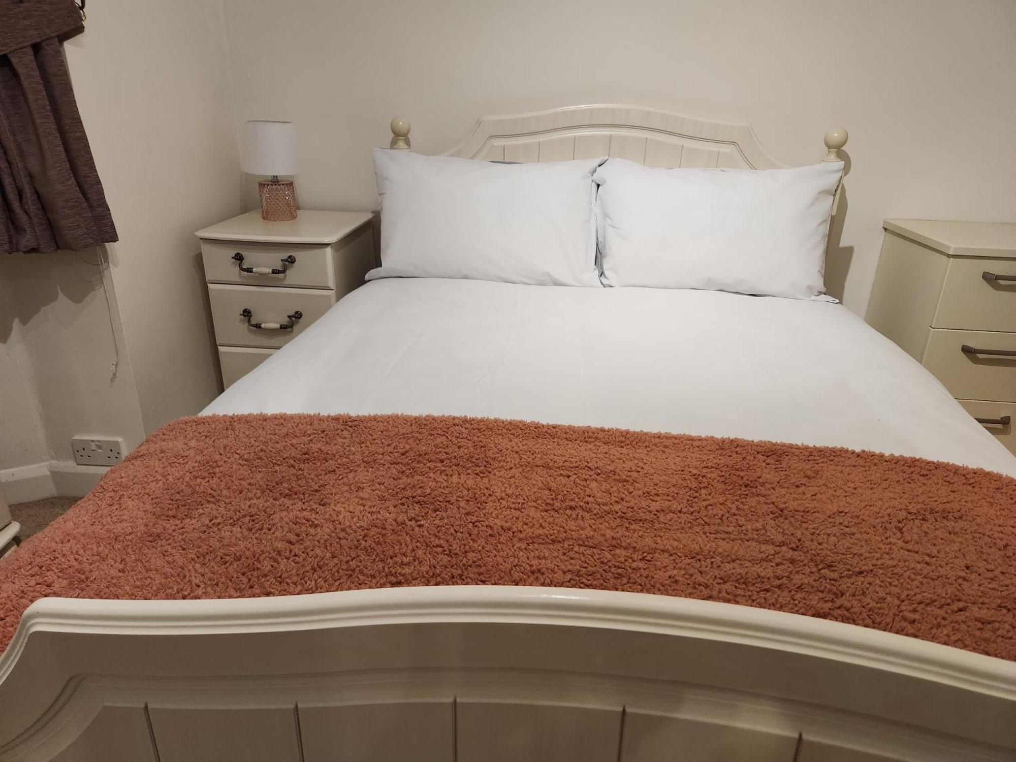 Elmdon House With 4 Spacious Bedrooms To Choose Birmingam Exterior foto