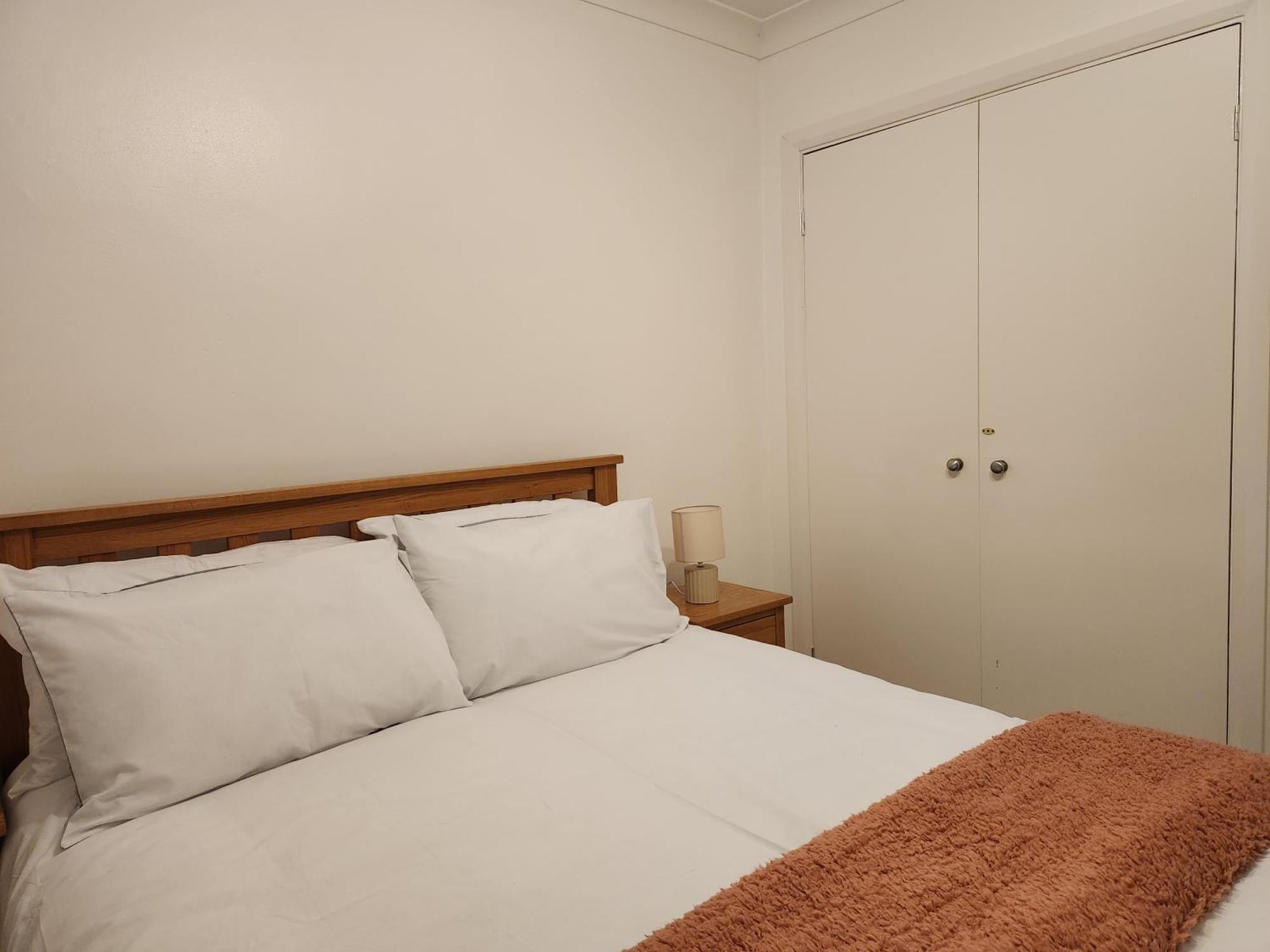 Elmdon House With 4 Spacious Bedrooms To Choose Birmingam Exterior foto