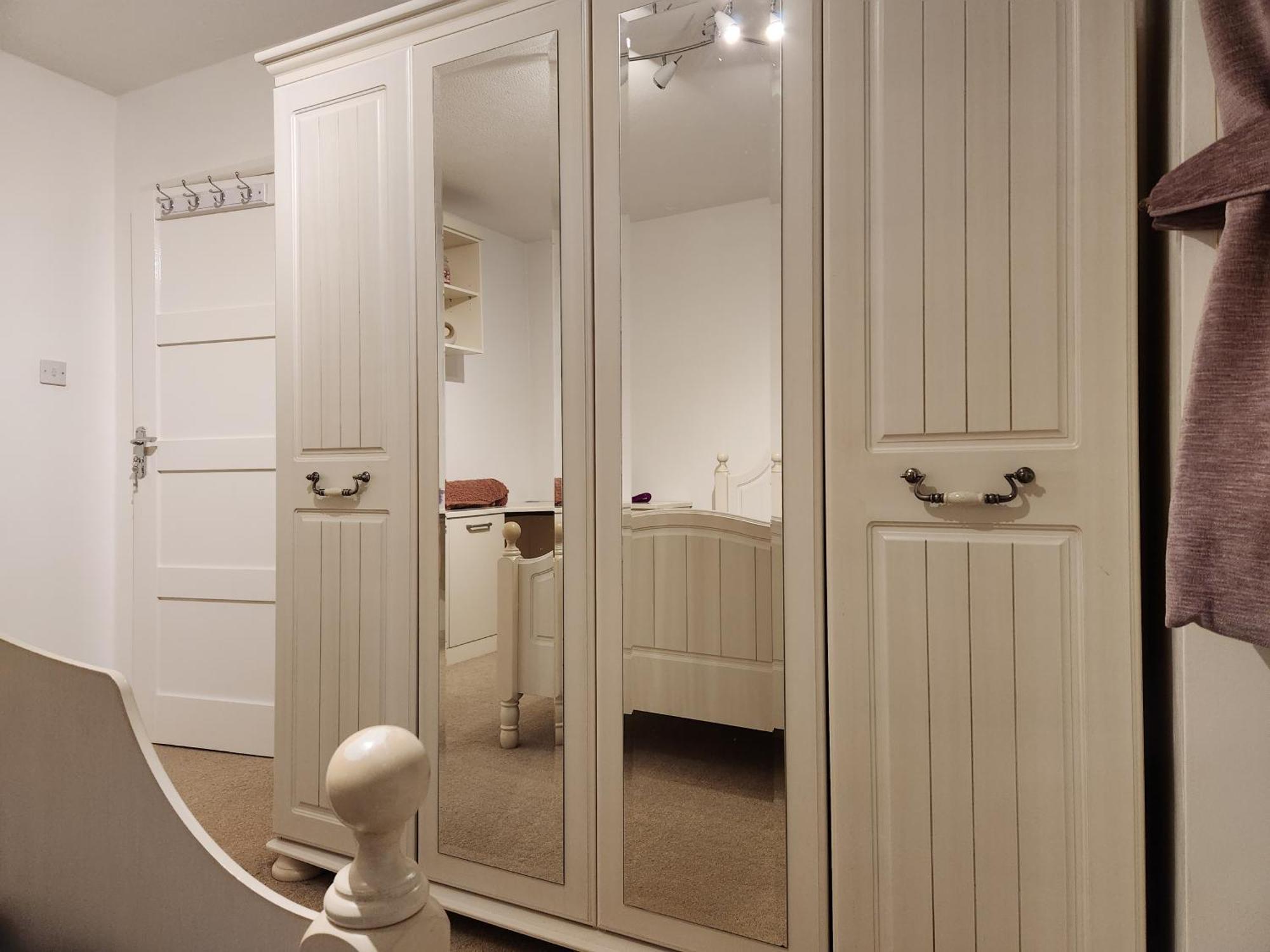 Elmdon House With 4 Spacious Bedrooms To Choose Birmingam Exterior foto