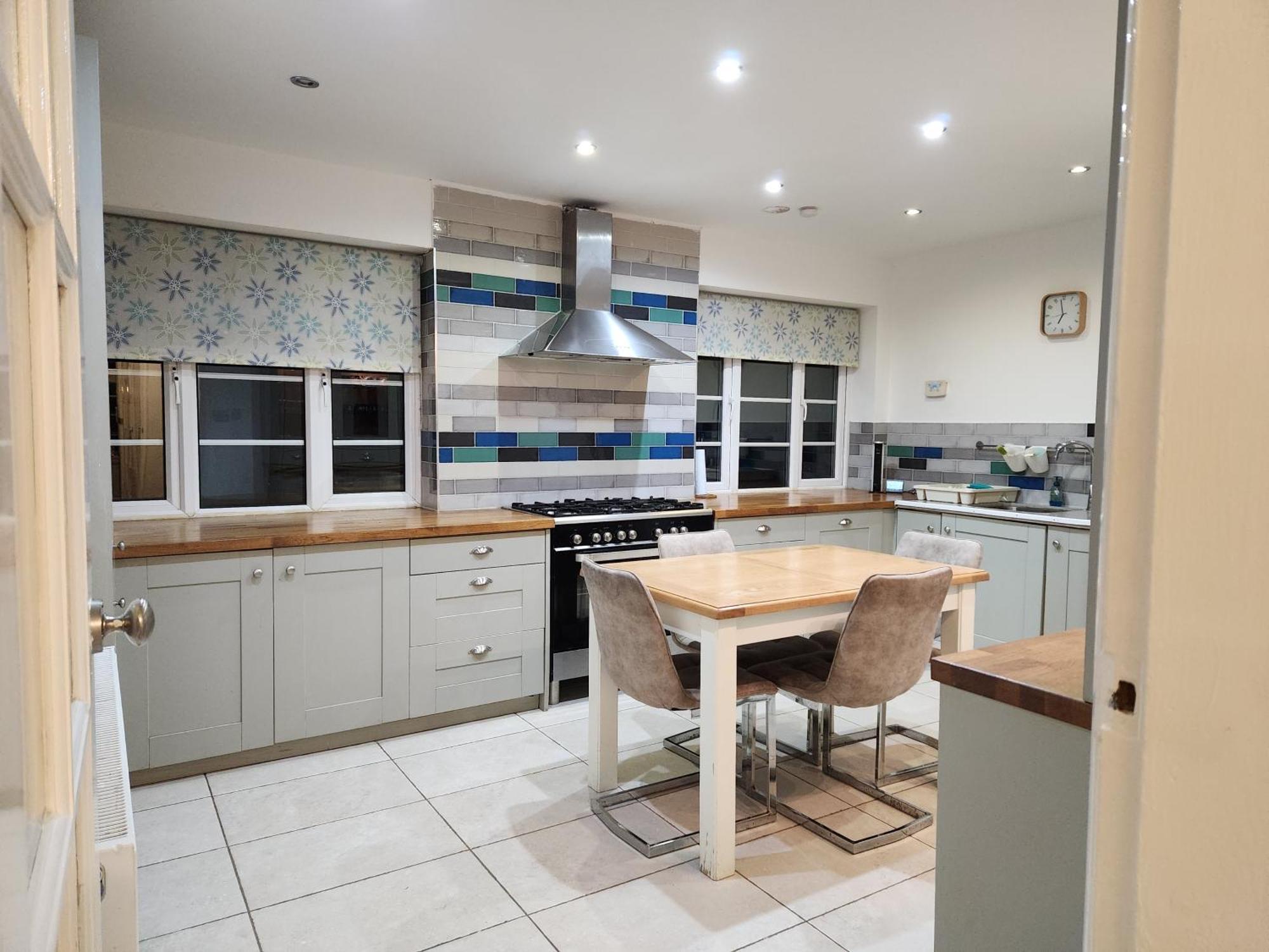 Elmdon House With 4 Spacious Bedrooms To Choose Birmingam Exterior foto