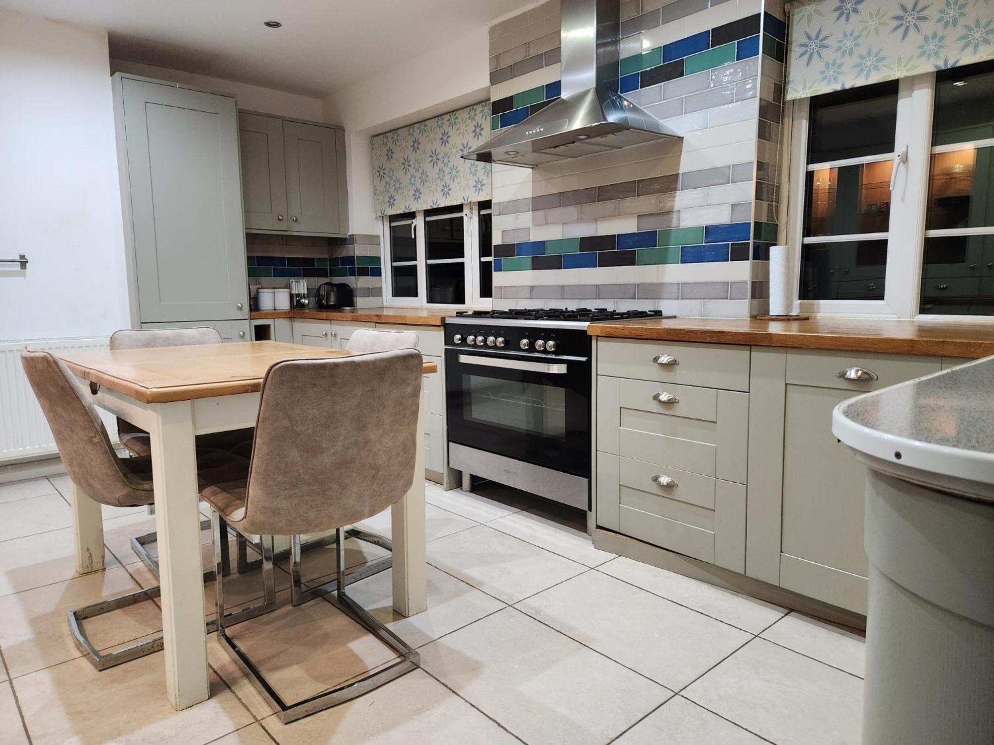 Elmdon House With 4 Spacious Bedrooms To Choose Birmingam Exterior foto